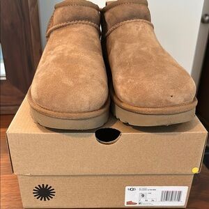 UGG Women’s Classic Ultra Mini Boots - Chestnut